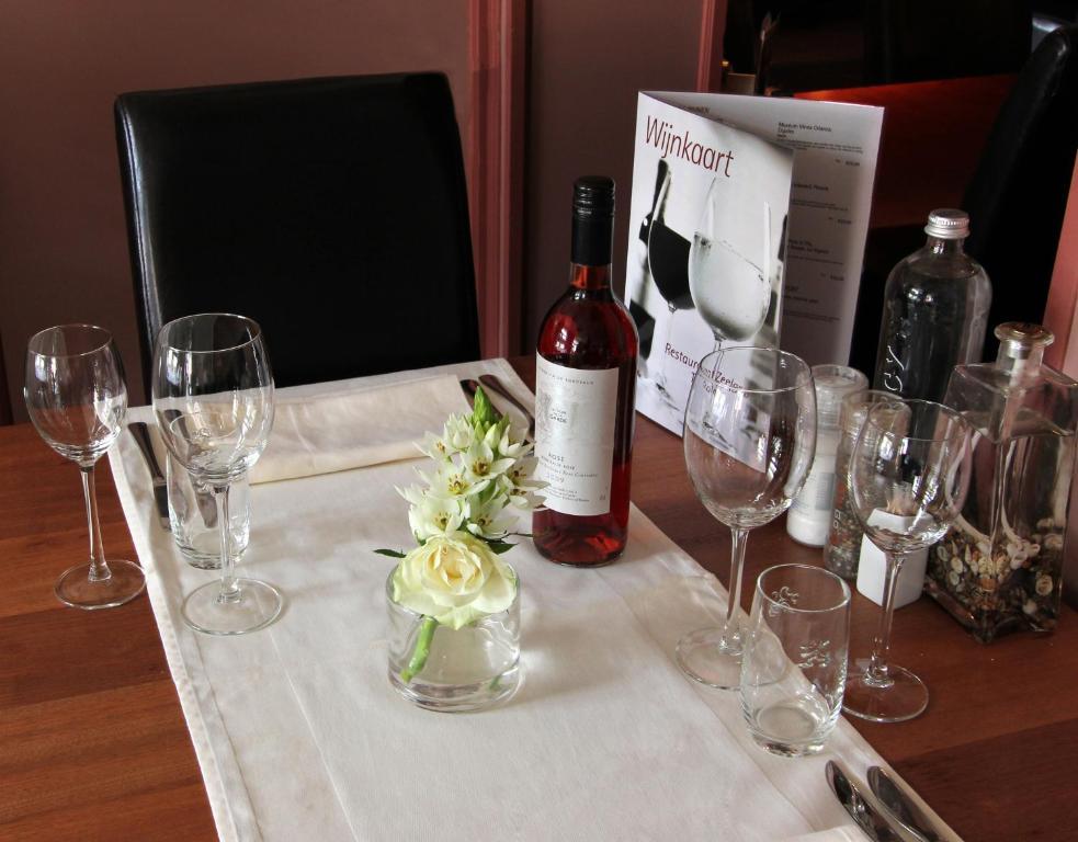 Hotel Restaurant Zeeland Толен Екстер'єр фото