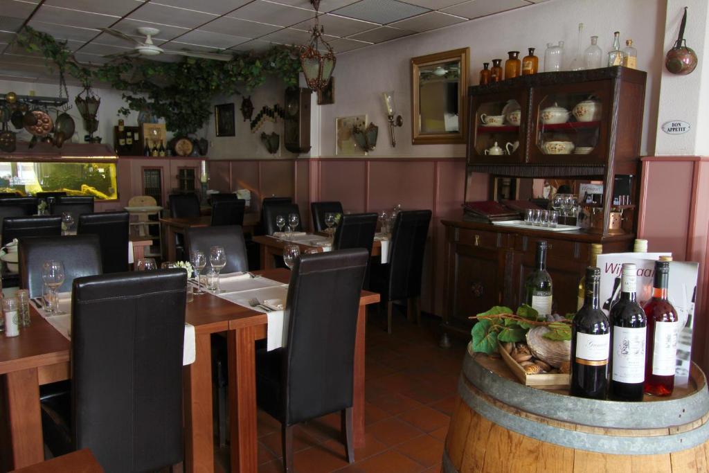 Hotel Restaurant Zeeland Толен Екстер'єр фото