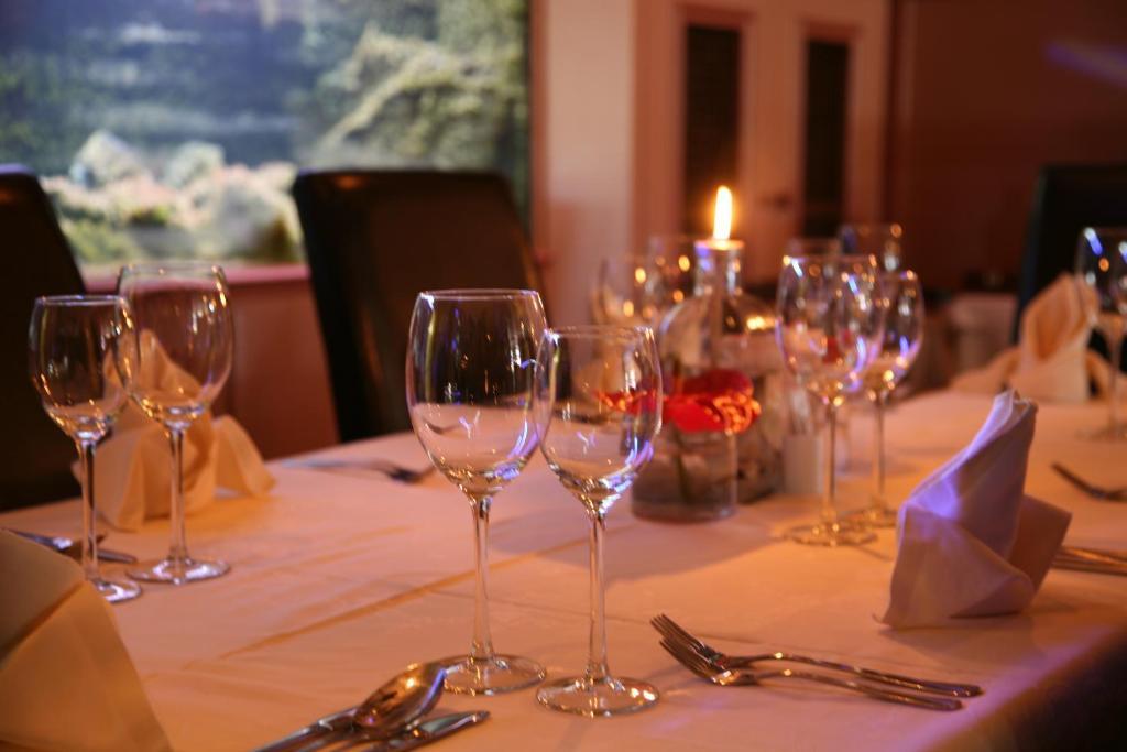 Hotel Restaurant Zeeland Толен Екстер'єр фото